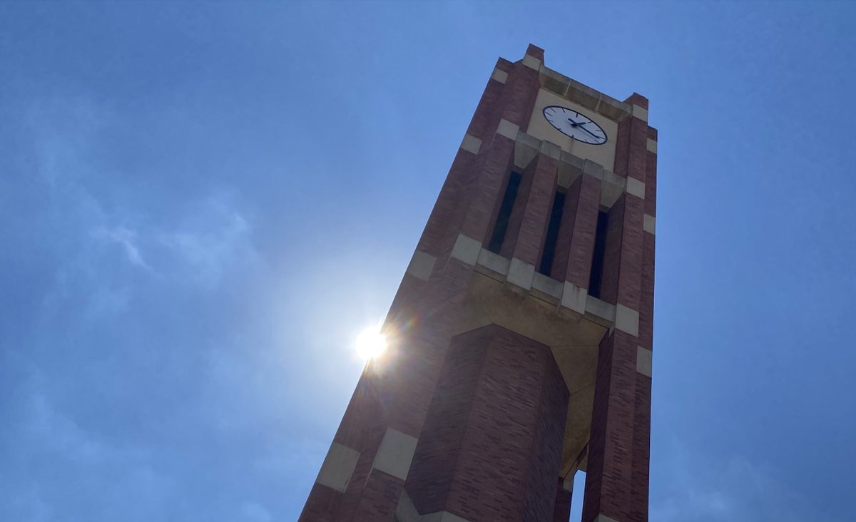 PalmeriJoAnn's tweet image. #FallIsHere at Bizzell Memorial Library #LibrariesFromTheOutside #AutumnalEquinox #OUskywatch