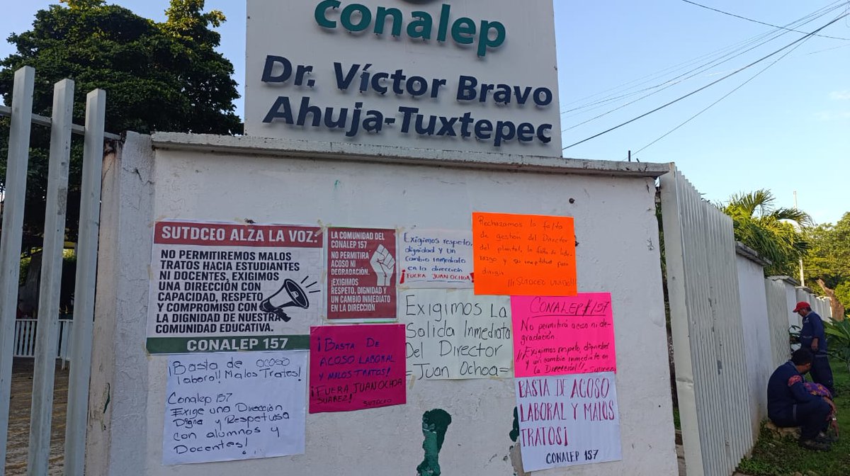 SUTDCEO1's tweet photo. Este 22 de septiembre de 2025, el Sindicato Único de Trabajadores Docentes del CONALEP Oaxaca llevó a cabo una actividad sindical en el plantel 157 Dr. Víctor Bravo Ahuja (Tuxtepec).  #conalep #Oaxaca

https://t.co/Yh7uEGGDwV https://t.co/sfUrmGQ33x
