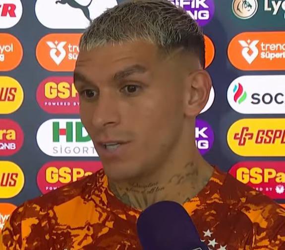 3re3raOrg's tweet photo. Soru: "Golden sonra tam bir sevinç yaşamadın. Sebebi nedir?"

Lucas Torreira: "Şampiyonlar Ligi maçından dolayı çok üzgündüm. Hesapta olmayan bazı sonuçlar alınca mutsuz oluyorsunuz. Biz büyük bir kulübün formasını giyiyoruz. Büyük üzüntüler yaşıyorum." https://t.co/RofIlq3wFM