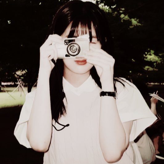 ACLEARSOUND's tweet image. like  this  post  for  a  drawing  of  your  muse  by  mine.   ❤︎