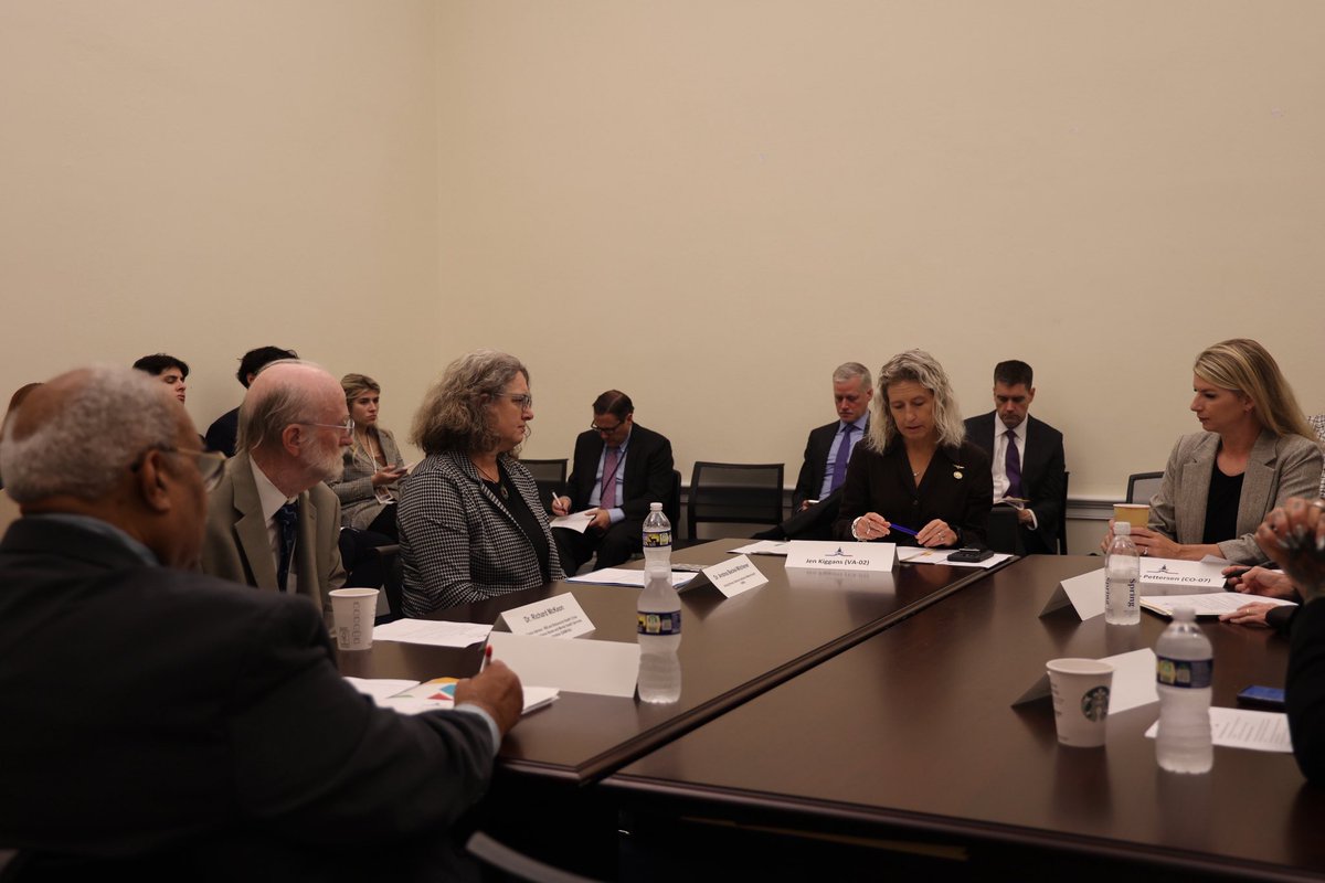 ProbSolveCaucus's tweet image. Last week, @RepJenKiggans and @RepPettersen led a roundtable discussion with experts on the rising mental health crisis and substance abuse epidemic.
As Co-Chairs of PSC’s Mental Health & Substance Abuse Working Group, they are working across the aisle to expand access to care…
