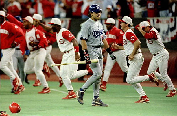 30 years ago next month, the #Reds swept the Dodgers in the playoffs. It was the last time the Reds won a playoff series and the last home playoff win. I say we do it again.