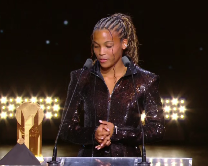 🗣️ Vicky Lopez : "Je dédie ce prix à ma mère qui est au ciel, j’espère que tu es heureuse, tu me manques. Je te promets de continuer à jouer avec humilité."