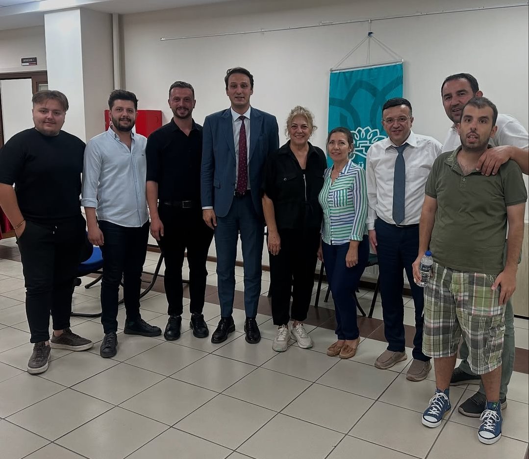 Anahtar Parti Bursa Nilüfer İlçe Teşkilatı olarak, Otizm Dernekleri Federasyon Başkanı Ferhan Özvatan ve yönetim ekibine ziyaret gerçekleştirdik. Geleceğe yönelik birlikte yapacağımız çalışmalar hakkında istişarelerde bulunduk.
<a href="/renkotizm/">Renk Otizm Derneği</a>
<a href="/BursaAParti/">Anahtar Parti Bursa</a>
<a href="/Apartinilufer/">Anahtar Parti Nilüfer İlçe Başkanlığı</a>
<a href="/anahtarparti/">Anahtar Parti</a>