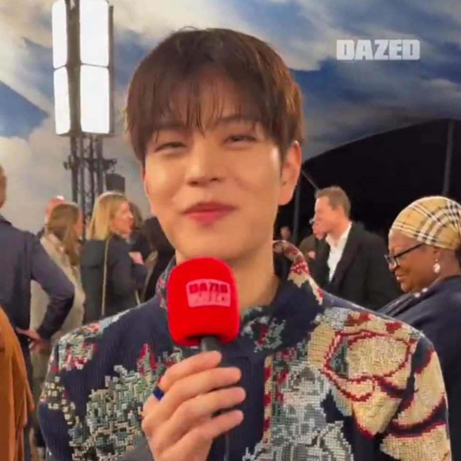seungminisagod's tweet photo. the seungsmile 😭😭 he's so happy to be thereee 🥹

BLUEMING SEUNGMIN FOR BURBERRY 
#SeungminxBurberry 
#SeungminxLFW2025 https://t.co/jHJsrfiWoS