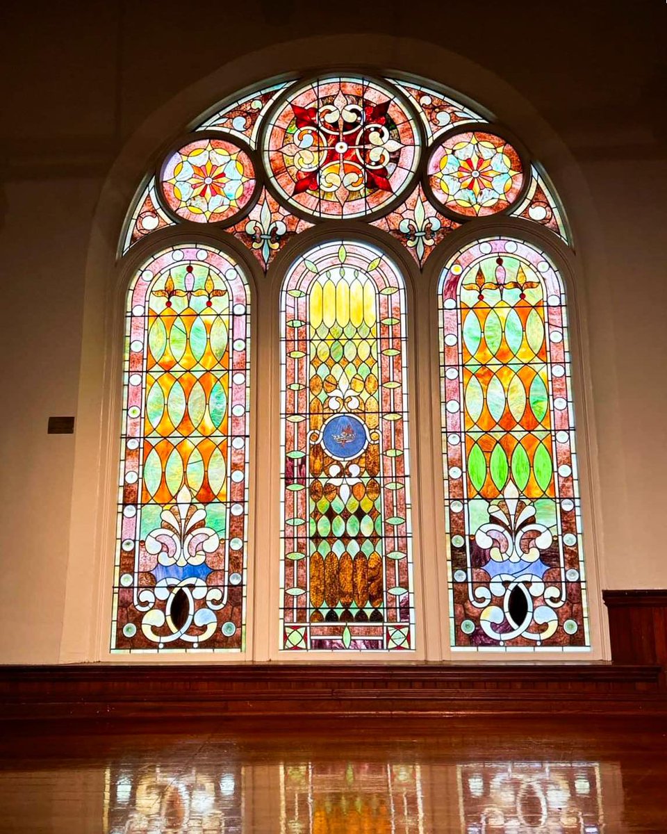 The beauty is in the details. With 24 Stained Glass Windows, let the light shine through to the beautiful 120 year old building that is full of history and charm. 💎 

 🔗 tiftonarts.org/rent-the-syd/

#thinktifton #picktifton
