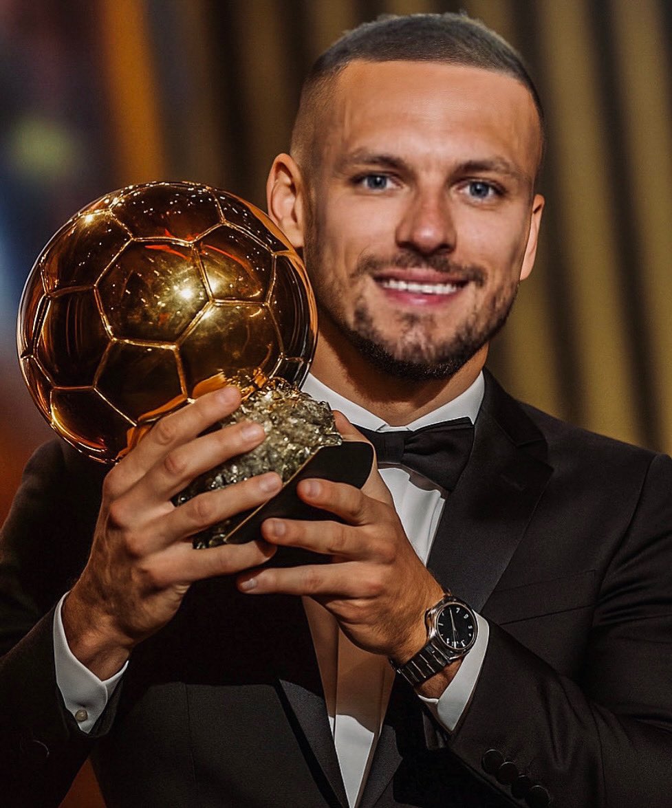 spartazpravy's tweet photo. Jediná správná volba? 🤭🏆 #acsparta #ballondor https://t.co/UfVegd1q92