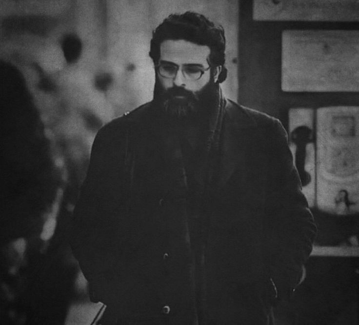 UMU_VVV's tweet image. رحت وخيالك لاغفه ولامشه
ولاعاف كلبي ولابعيني استقر
اربع مواسم ضل خريفك يجي
وطاحت ملامح وجهي مثل الشجر
كل خطوة ريت الكاع تاخذ نفس
واني اختنك لو مني جفنج عبر
بشباج وجهي شكد رسايل عفت
محد قراني وجنت الوم القدر
خيط عليه الليل وجه وكفه 
ويعثر بنيته الكدر وماكدر  .  

#غياب
#علي_رشم