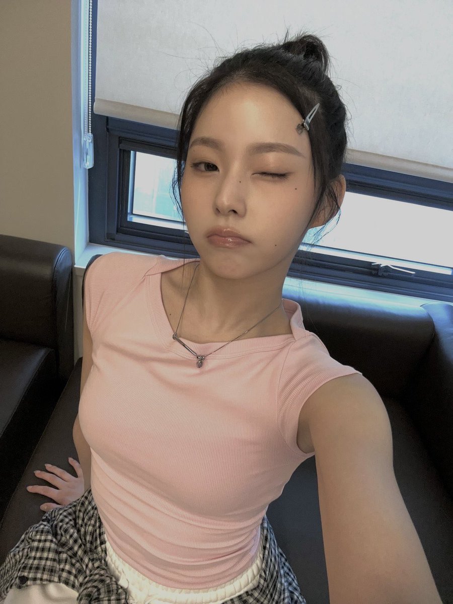 mimi tweet media