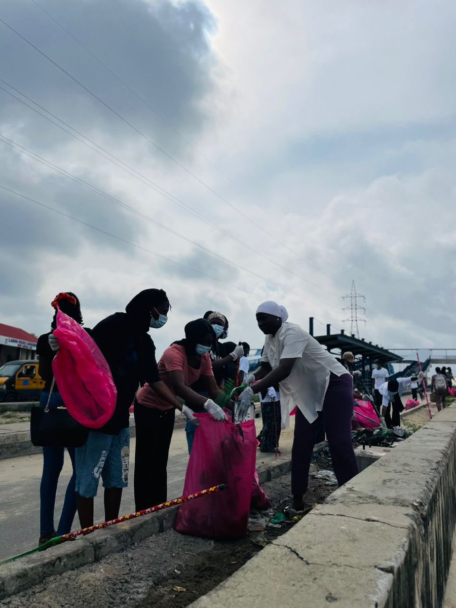 giwa_foundation's tweet photo. World Cleanup Day isn’t just about cleaning our streets; it’s about raising awareness, changing habits, and creating a future where people and nature can thrive together. 🌱

Let’s keep proving that collective effort🤍
Because when millions of hands join together, change occurs https://t.co/9f1kYPYf2f