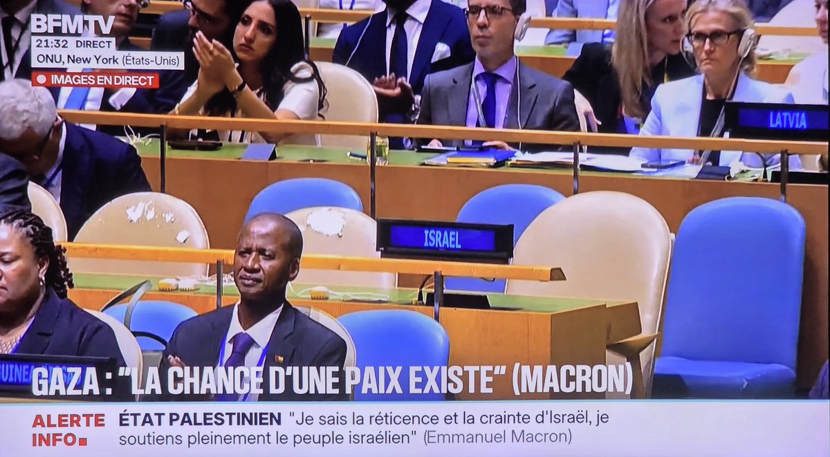Jay_C06's tweet image. #PrésidentMacron #Macron #Palestine #Gaza #ÉtatDePalestine #FreePalestine Quand t&apos;as bien le seum.