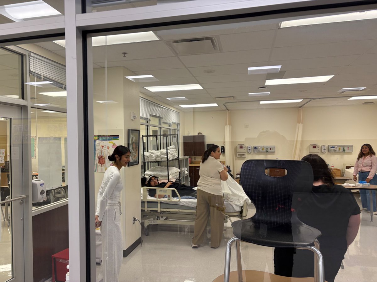 JaurrietaSergio's tweet image. Great to see our @SeguinCTE programs #PBL in action @SeguinISD our Health Science Nursing program and our beautiful students @SeguinHSTx