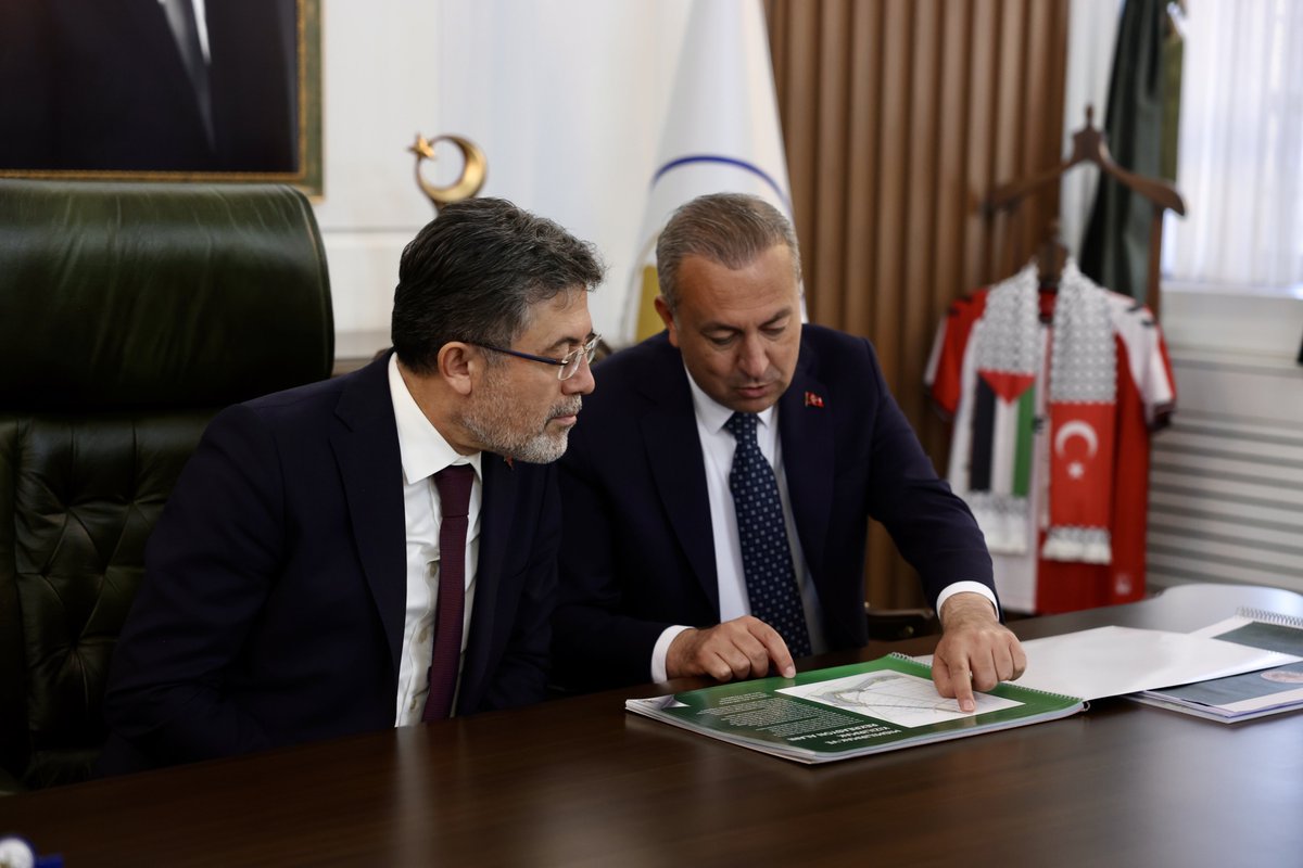 ibrahimyumakli's tweet photo. 🌿 Sivas için atılan her adım, şehrimizin geleceğine yapılan en değerli yatırımdır.

📍 Belediye Başkanımız Sayın Dr. Adem Uzun ile bir araya gelerek projeleri değerlendirdik.

🤝 Şehrimize hizmet etmek için çalışan, emek veren herkese teşekkür ediyorum. https://t.co/zc4DfnVeZ7