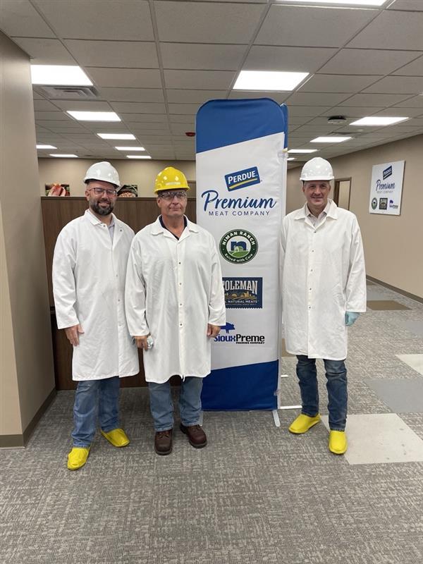 Sec. <a href="/MikeNaigIA/">Mike Naig</a> started the week in NW Iowa - speaking at the joint meeting of the Natl. Assn. of Rural Rehabilitation Corporations/Natl. Council of State Ag Finance Programs in Sioux City, visiting <a href="/SueBeeUSA/">Sioux Honey Co-op</a> &amp; touring Perdue Premium Meat Company. #IowaAg