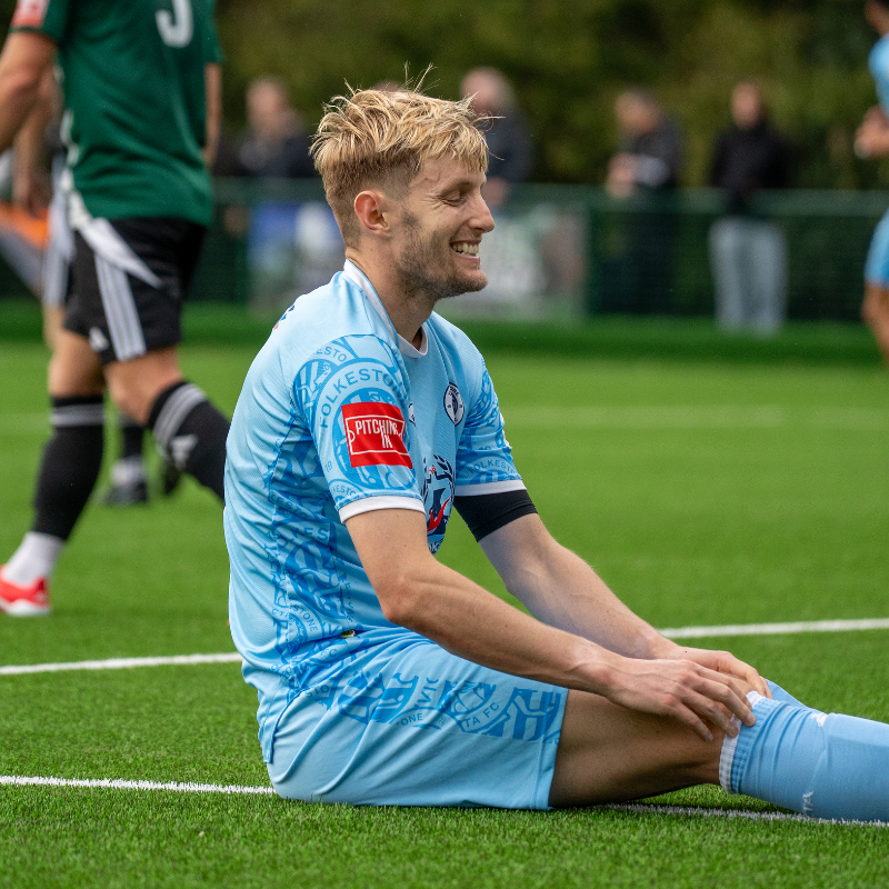 FIFC's tweet photo. 🎞️ 𝗚𝗔𝗟𝗟𝗘𝗥𝗬

All the action from Saturday's win at Burgess Hill

📸 @sharnvisuals

#fifc | 🟠⚫️