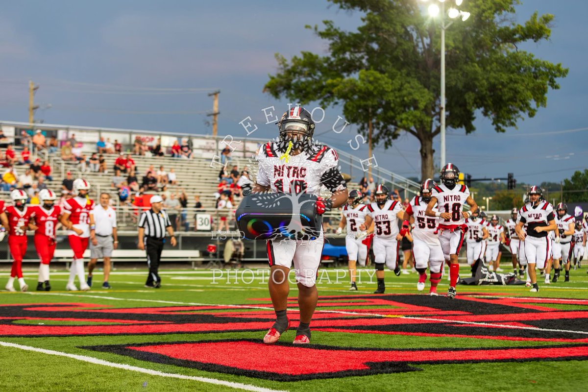 Week 1-4 Stats. 

14 Total Tackles
8 TFLs
4.5 Sacks
15 QB Hurries

<a href="/RecruitNitroHS/">Nitro Wildcats Football</a> <a href="/PrepRedzoneWV/">Prep Redzone West Virginia</a> <a href="/ZackWindsor1/">Zack Windsor</a> <a href="/CoachKG93/">Karon Gibson</a> <a href="/CoachBBrest/">Coach Bill Brest</a> <a href="/CoachPrice50/">Wesley Price</a> <a href="/NitroWStrength/">Nitro Strength and Conditioning</a> 
hudl.com/v/2Sg0Yz