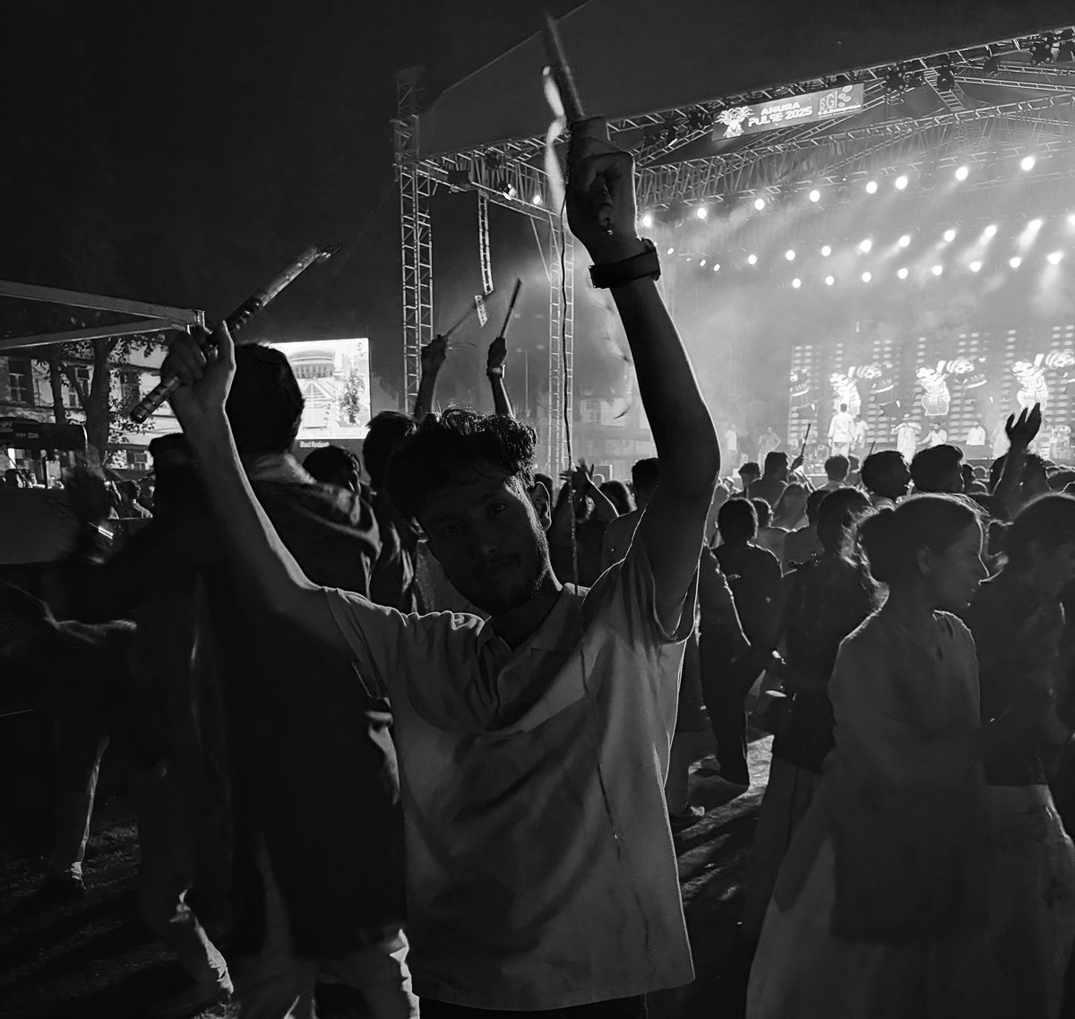 tweetsdsn's tweet photo. Aiims Pulse 2025 
Lost in the music and the moment. 
What a night 
A Night to remember 🙃

#deprem #aiimspulse2025 #winmetawin https://t.co/kLoxaxAM6r