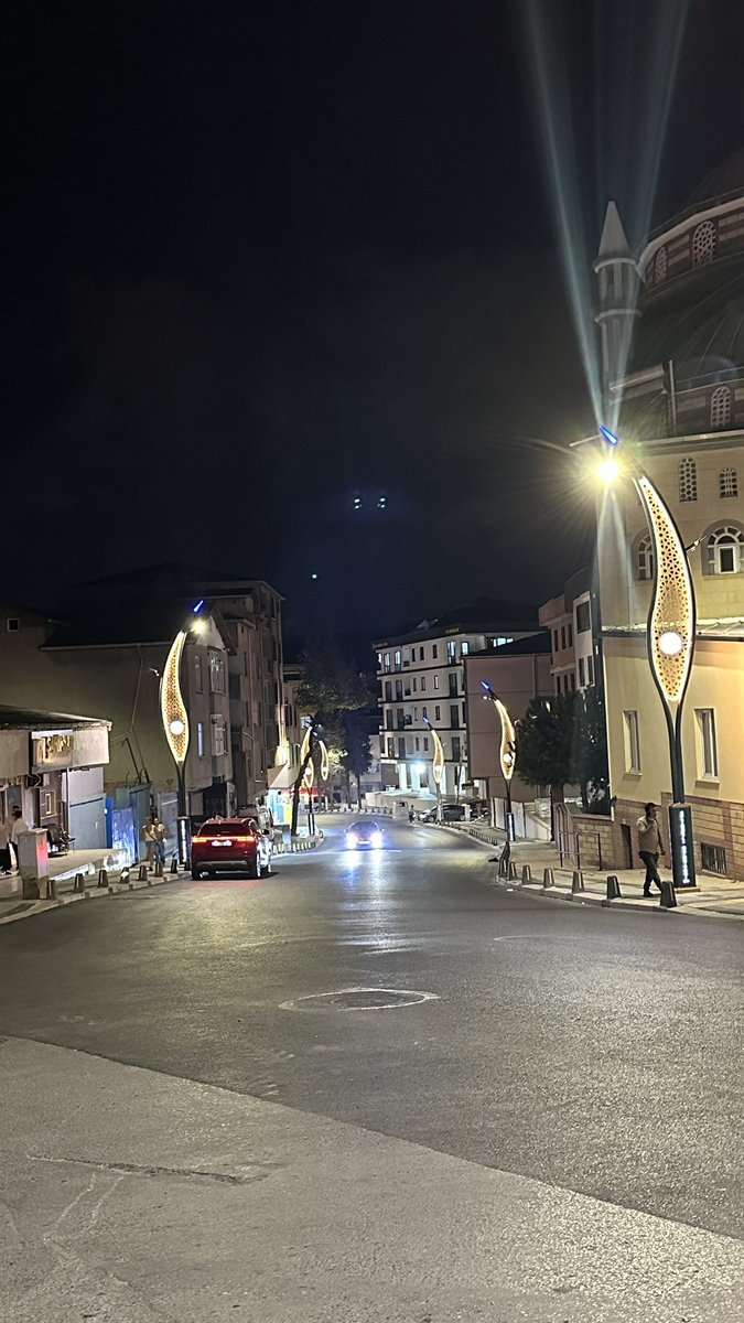 CesariMercan's tweet photo. “Ahmet Yesevi Mahallesi, Kaptan-ı Derya Caddesi ve gazi paşa Sokak prestijli cadde oldu; çok güzel oldu. Belediye Başkanımız sayın Ali Tombaş’a ve emeği geçen çok teşekkür ederim https://t.co/pMdj4gSQID