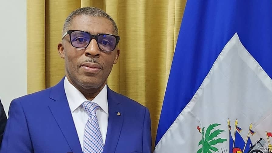 AlterNewsOnline's tweet image. 🔴 Plusieurs organisations syndicales, dont le #FUTRAH, l’#ASTM, le #MUTH, le #SYTRACH, le #STH et l’#UNSMT, ont apporté leur soutien au nouveau directeur général des Douanes, Gérald Remplais.
Elles saluent son expérience, son intégrité et son engagement envers les travailleurs,…