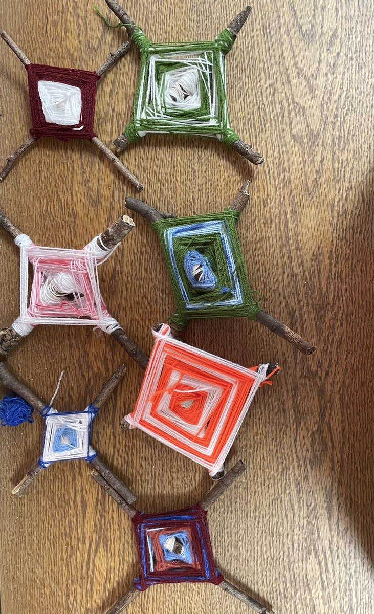 Year 6 have been getting creative in Forest School, putting together all of their knot-tying skills to make some artwork. Great to see pupils helping others out and working as a team. 👏🏻