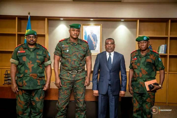 Topnewscd's tweet photo. RDC : le commandant de la 1ʳᵉ zone de défense des FARDC en mission d'itinérance au Kongo-Central https://t.co/MdcZULD33f https://t.co/ygMRVXancV