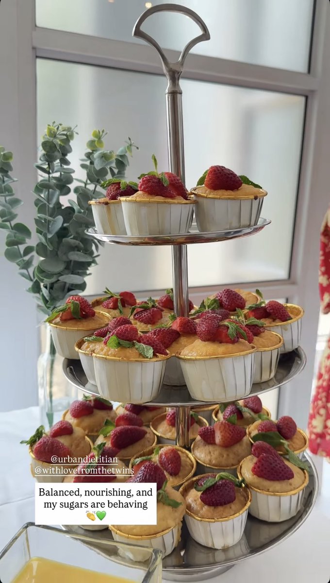 Yesterday, we had the joy of celebrating our friend Mbali Mapholi, at the launch of her brand new book Inkonjane – A Nutrition Guide to Heart Health. 💛

instagram.com/withlovefromth… ♥️