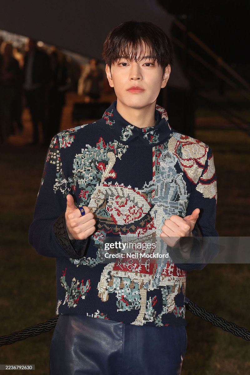 watsonyb66's tweet photo. 승민이 버버리 2026 ss 게티이미지
#SeungminxBurberry
#SeungminxLFW2025 https://t.co/I98pvXWAEI