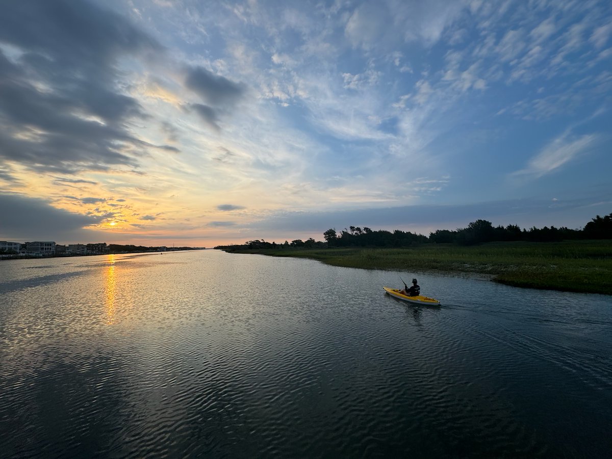 NOAADigCoast's tweet image. From kayaking to long walks on the beach, playing on the rocks to sailing down the river in a tub (?!) reserves are the perfect place to play!

Congrats to the winners from the “Play” category!
📸 1: Chris Bowser
📸 2: Justin Ridge
coast.noaa.gov/nerrs/about/ph… #EstuariesWeek #WadeIn