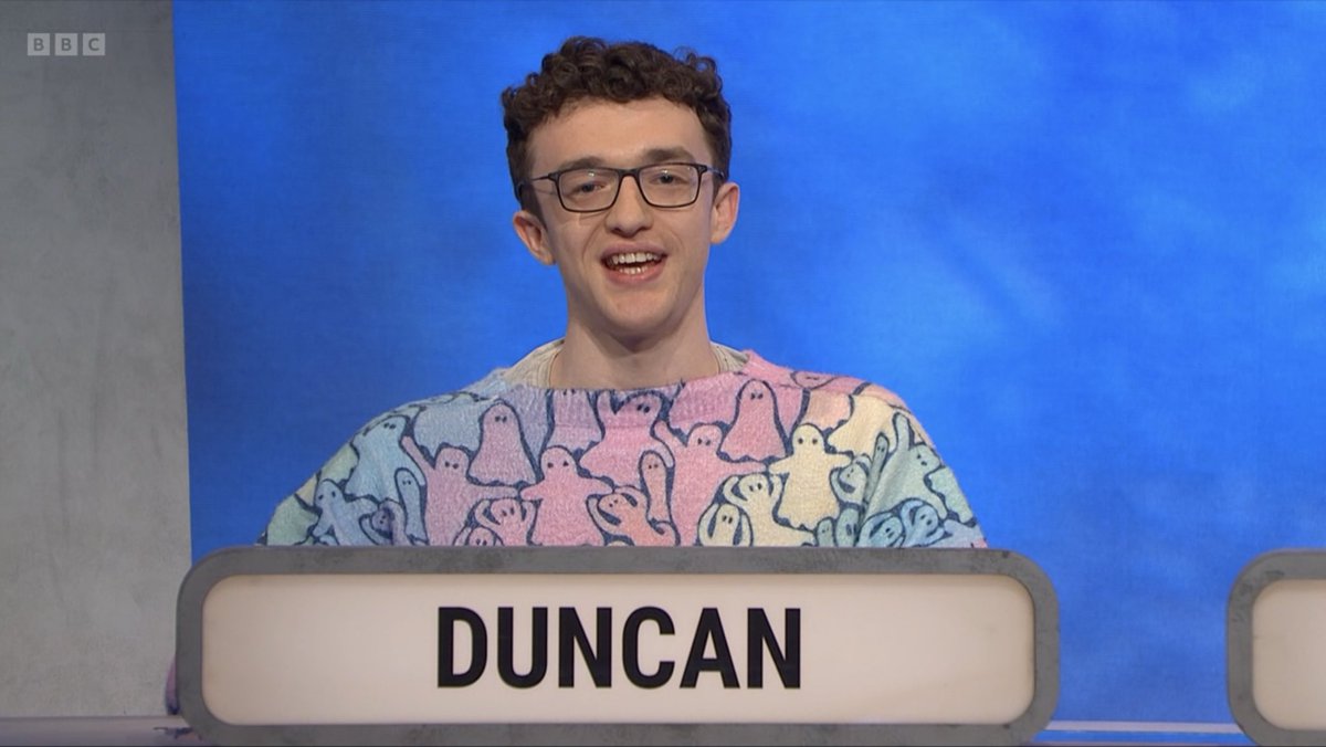 Lucinda_King's tweet image. Dear Duncan,
Your jumper is exquisite!
That is all 👻 
#UniversityChallenge