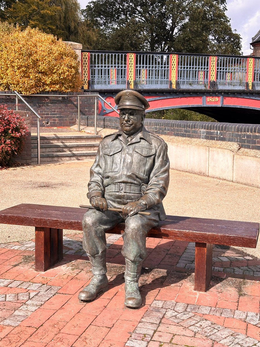 CultOfBritCom's tweet photo. A little jaunt to Thetford to see the birthday boy…
Arthur Lowe
22 September 1915 – 15 April 1982
#DadsArmy #CoronationStreet #MrMen #PardonTheExpression #BlessMeFather #TurnOutTheLights and much much more https://t.co/9jzQ4p8wrz