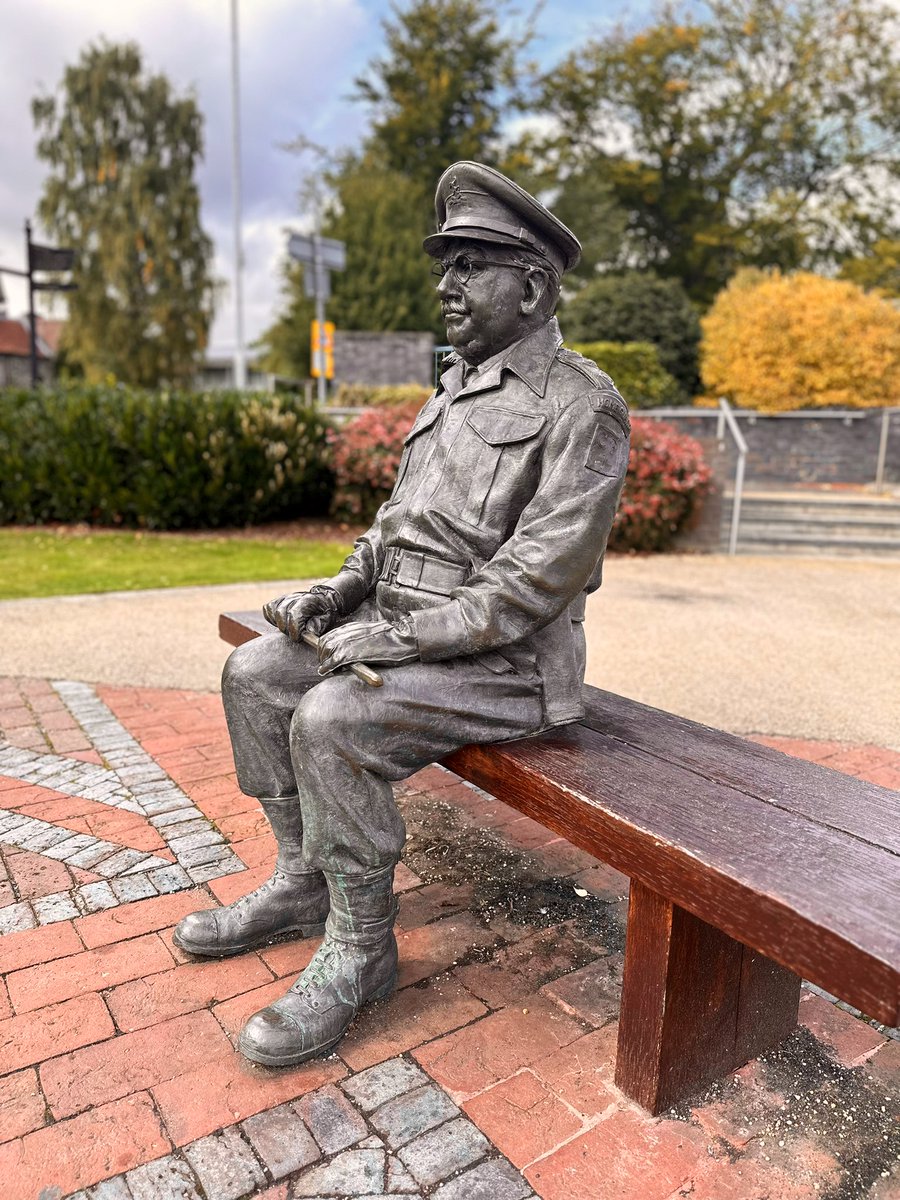 CultOfBritCom's tweet photo. A little jaunt to Thetford to see the birthday boy…
Arthur Lowe
22 September 1915 – 15 April 1982
#DadsArmy #CoronationStreet #MrMen #PardonTheExpression #BlessMeFather #TurnOutTheLights and much much more https://t.co/9jzQ4p8wrz