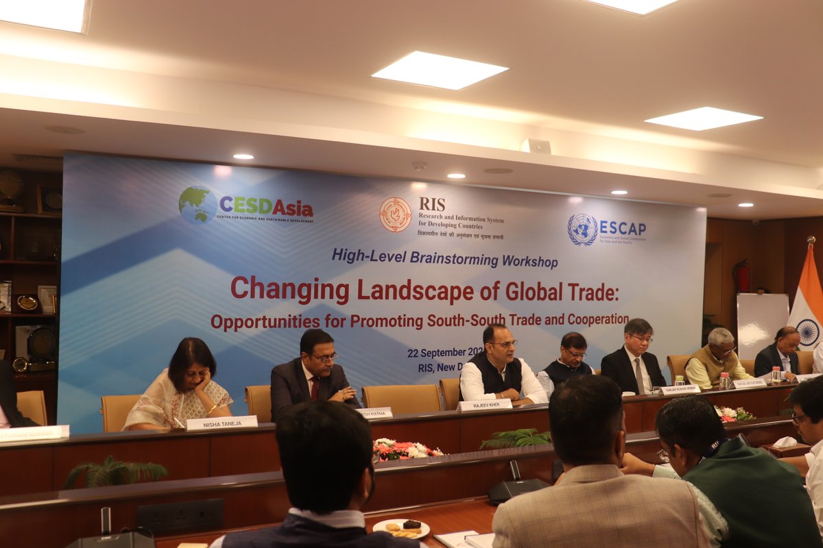 Director General <a href="/RIS_NewDelhi/">RIS</a>, Professor Sachin Kumar Sharma in his opening remarks sets the context for High-level Brainstorming Workshop on Changing Landscape of Global Trade. 

He highlighted the need for the Global South to mitigate the impact of rising protectionism,