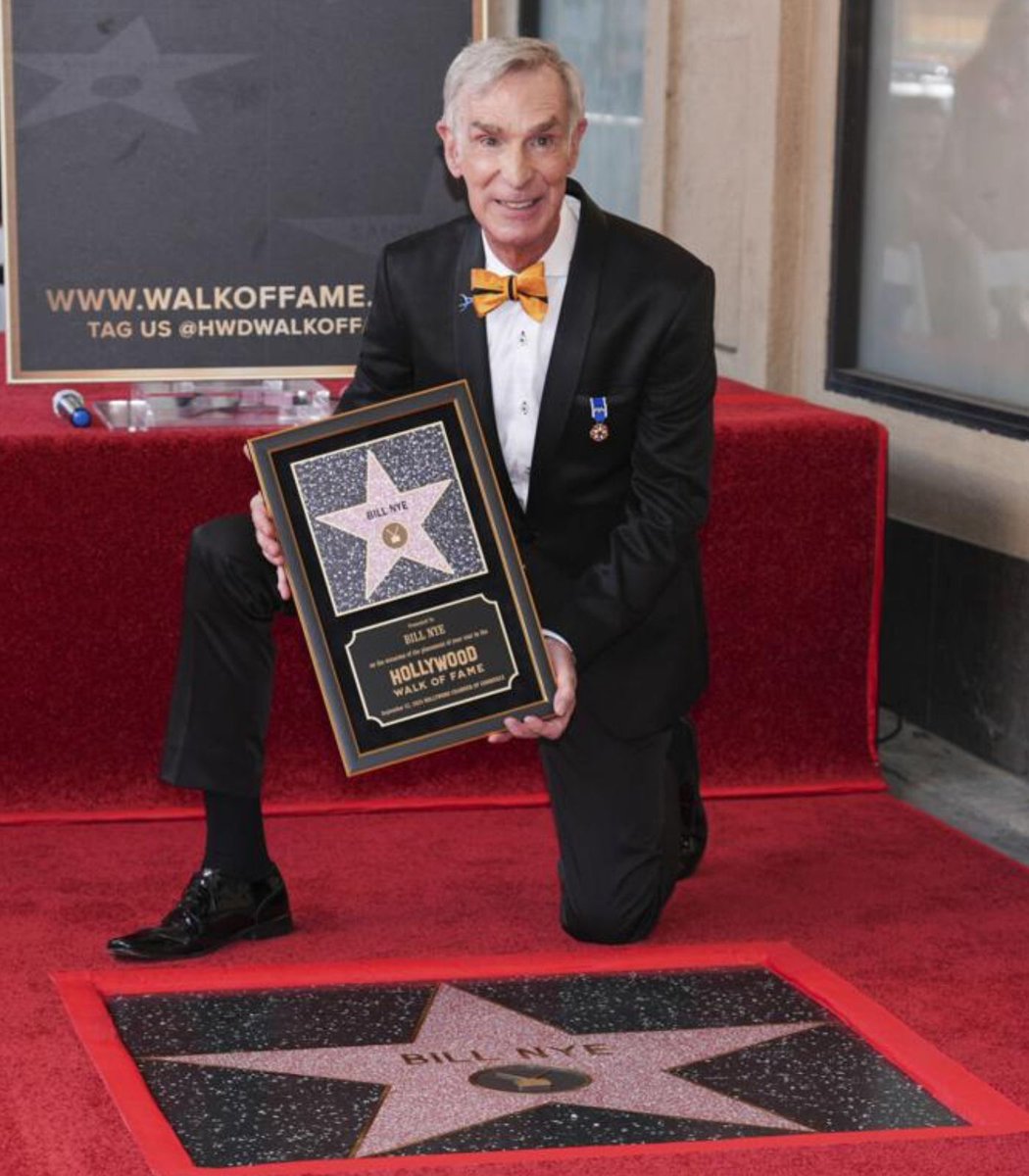 Dexerto's tweet photo. Bill Nye has been awarded a star on the Hollywood Walk of Fame https://t.co/77vkEEnFmG