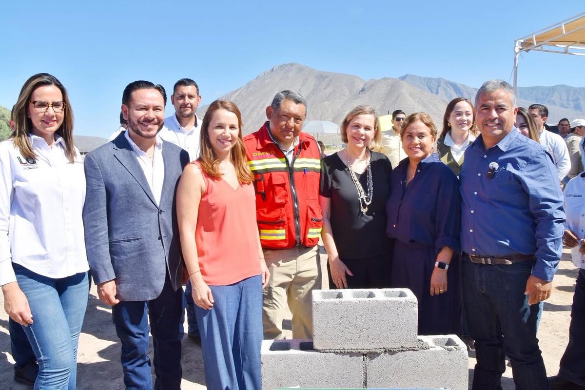 Hoy marca un día importante para Cuatro Ciénegas

La secretaria Susana Estens acudió al arranque de la Planta de Tratamiento de Aguas Residuales, gracias al esfuerzo conjunto de Grupo Carso y la Fundación Carlos Slim.

#CoahuilaPaDelante #APasosDeGigante