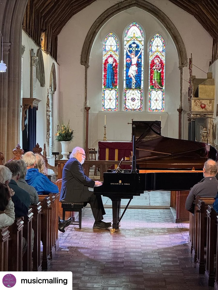 Here's a photo from Peter Donohoe's recent concert at <a href="/musicatmalling/">music@malling</a> where he performed Messaien's epic Vingt Regards.

He now heads to Hong Kong to sit on the jury of the 7th Hong Kong International Piano Competition
📸 - Music@Malling