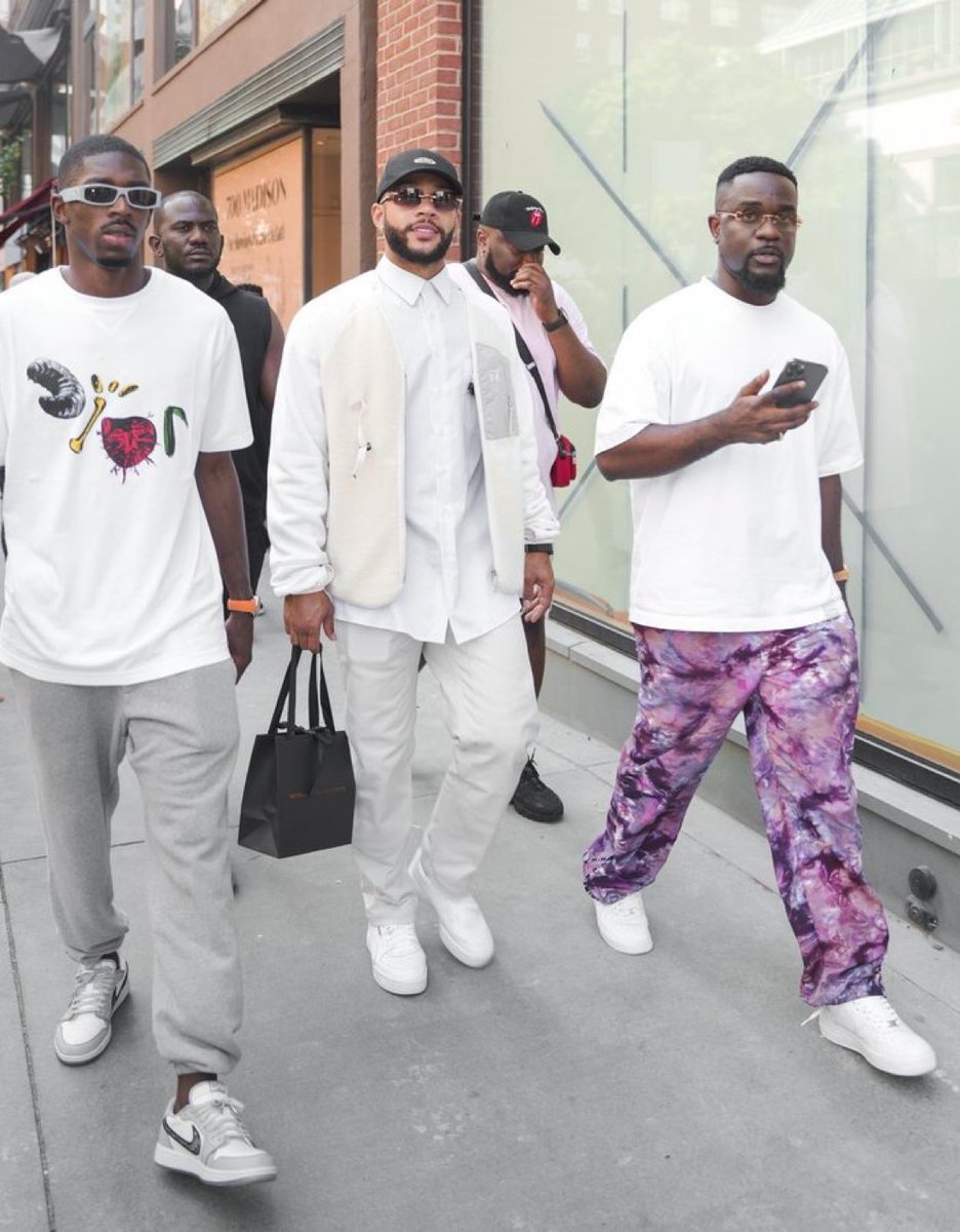 _BenopaOnyx1's tweet image. Dembele won the ballon dor after meeting Sarkodie
You can’t fake greatness and influence