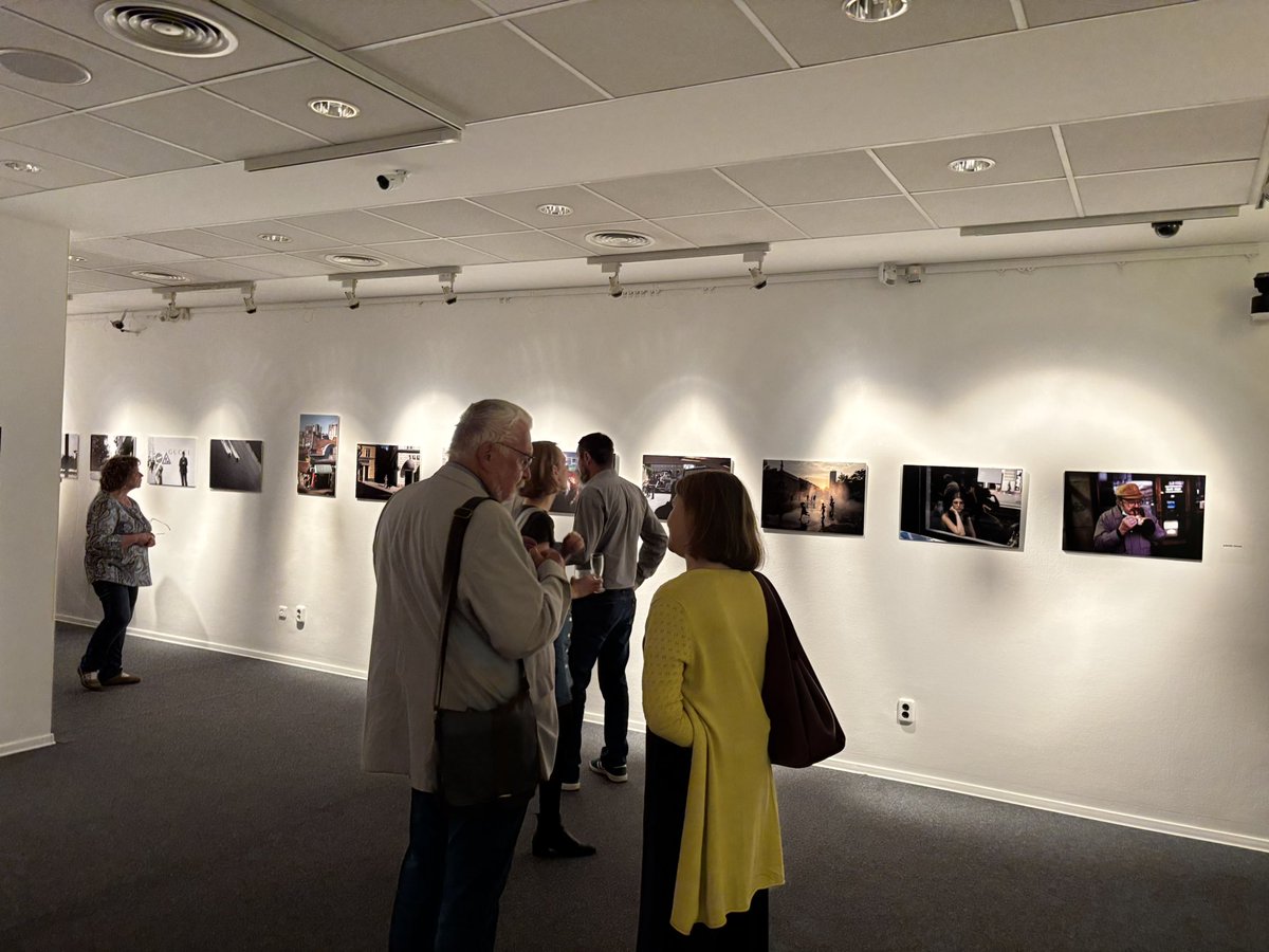 kranebitten79's tweet photo. FRESH EYE - Fotos aus #Wien, #Budapest und #Belgrad in Zusammenarbeit von Collegium Hungaricum Wien und Österreichischem #Kulturforum Budapest @budapestphoto @WienFoto @viennapg https://t.co/z3fXyOPPi8