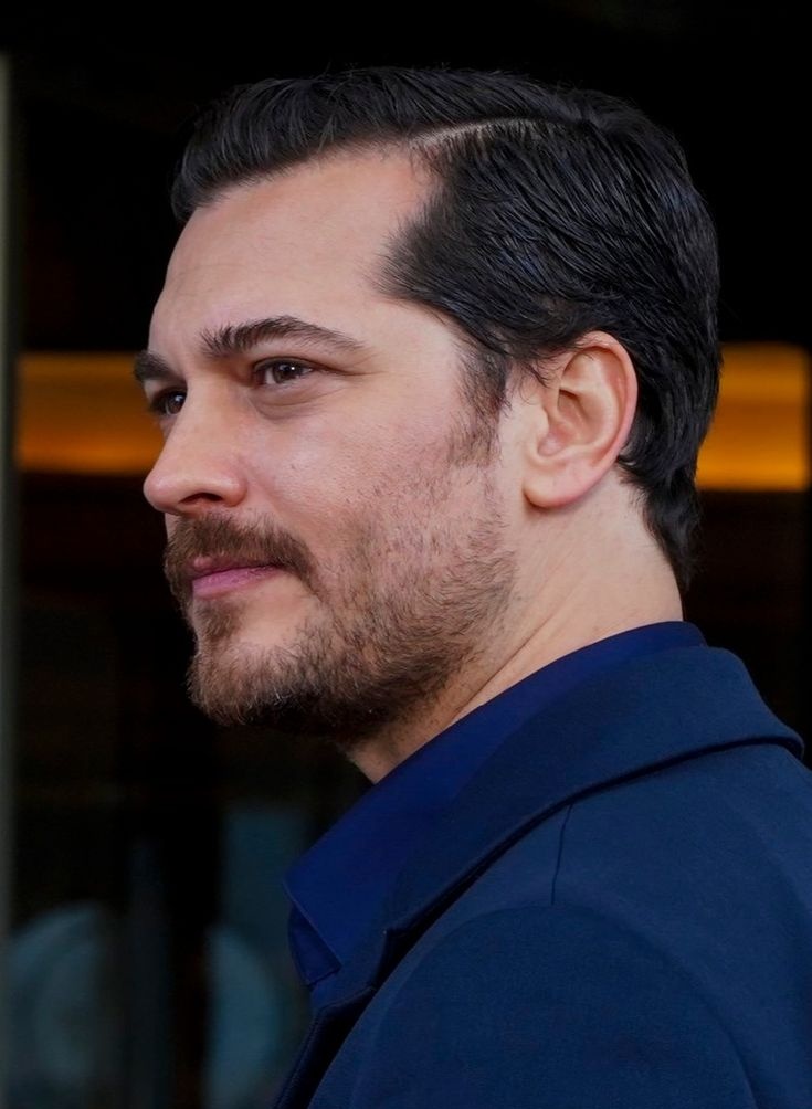 DiziciBagyan's tweet photo. Çağatay Ulusoy, 35 yaşında.
İyi ki doğmuş 🤍 https://t.co/zGv6FRcngL