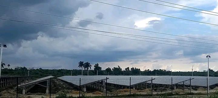 #PinardelRío contará con el parque solar fotovoltaico Lázaro Hernández Arroyo en unos días, ubicado en la localidad de La Ceniza, en el municipio cabecera, el segundo de su tipo en la provincia.
#PinarXNuevasVictorias