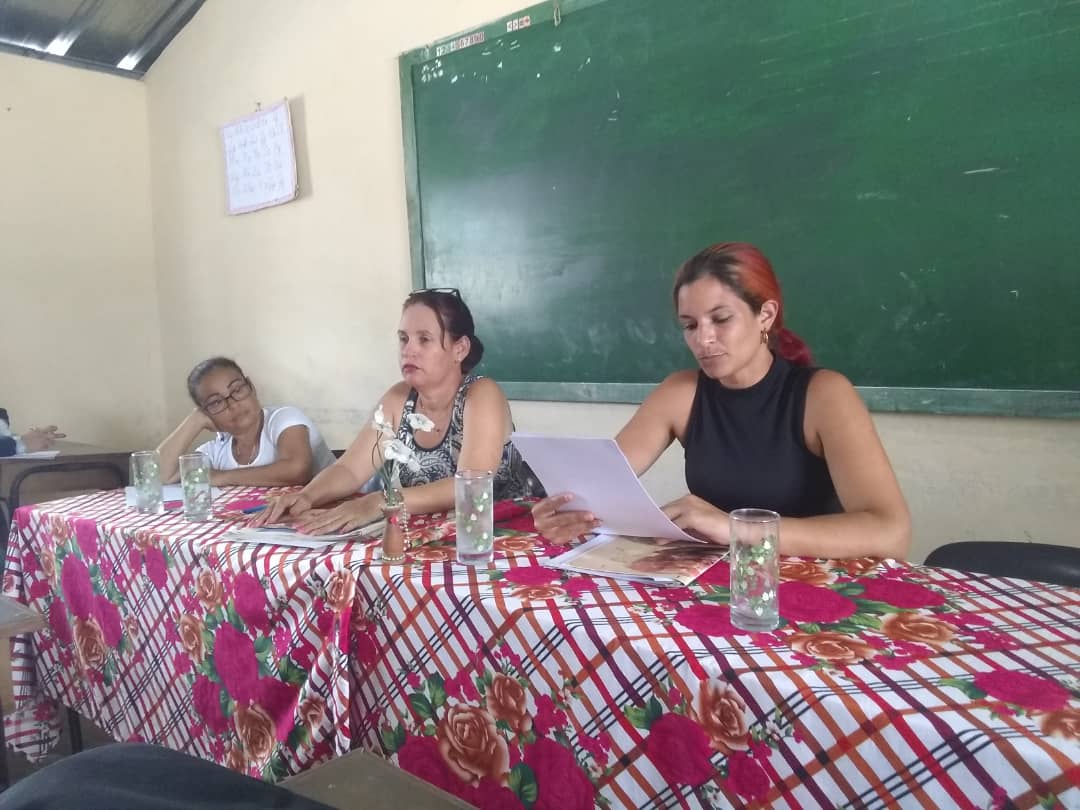 LimaPrimaria's tweet photo. Se realizó en nuestra institución educativa de #Cacocum la asamblea de debate del Código de trabajo, dirigida por la secretaria del sindicato y el consejo de dirección https://t.co/w4p8Goiff4