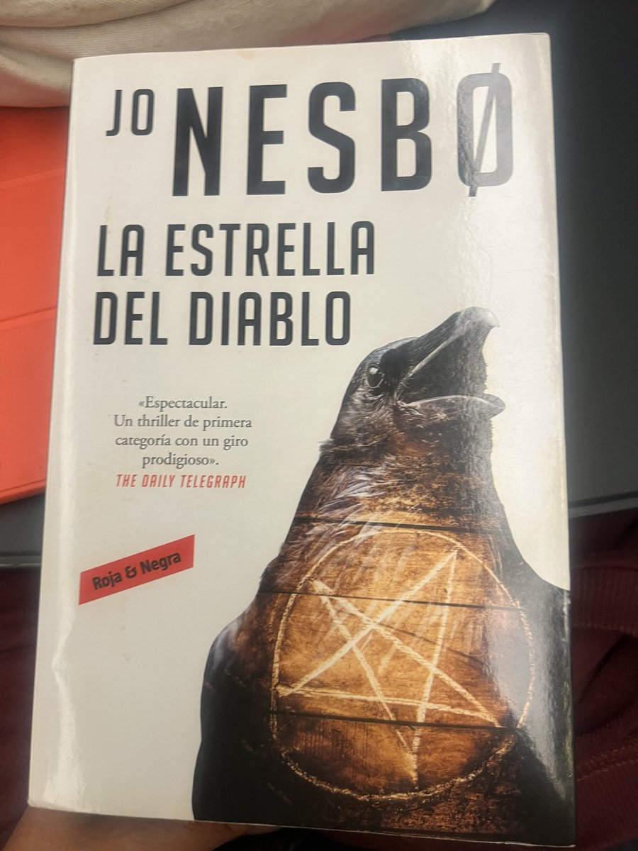 “He llegado a la conclusión de que existe un gran parecido entre estar cayendo y estar vivo. Entre otras cosas, porque ambos estados son altamente transitorios”