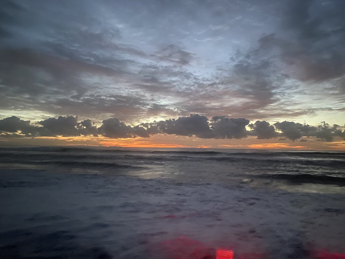 おはようございます。
久々の釣りにワクワク☺️
波🌊ザブザブ。
#仙南サーフ