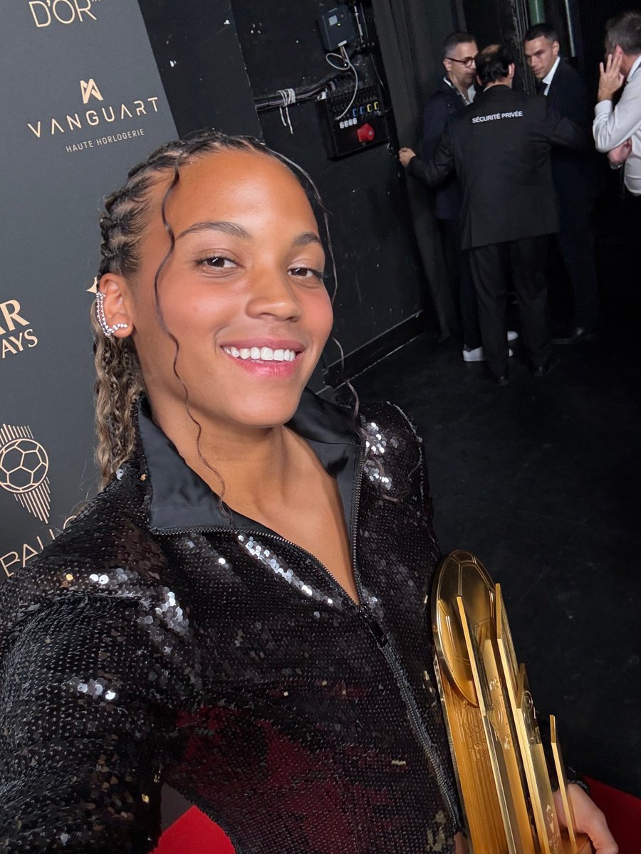 UWCL's tweet image. 🏆 Star girl ✨

#UWCL || #ballondor