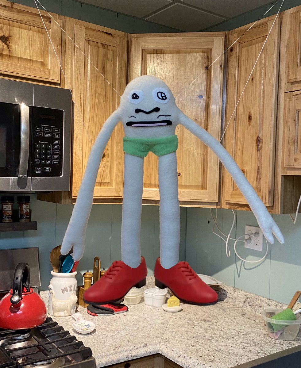 basicallyedd's tweet image. can anyone identify this thing? he just robbed me