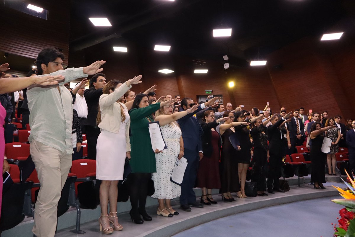 DerechoUNAMmx's tweet image. 👏🌳Nos enorgullece felicitar a nuestras compañeras y compañeros que concluyeron el Diplomado en Derecho Ambiental. ¡Enhorabuena!
#Diplomado
#OrgulloDerecho💪⚖️
#DerechoAmbiental