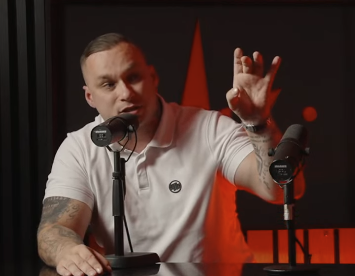 spiochpl's tweet photo. Prorok naszych czasów:
"Jutro Boxedl będzie kurwą..."
@boxdel
#aferki https://t.co/NfLDeGHJRS