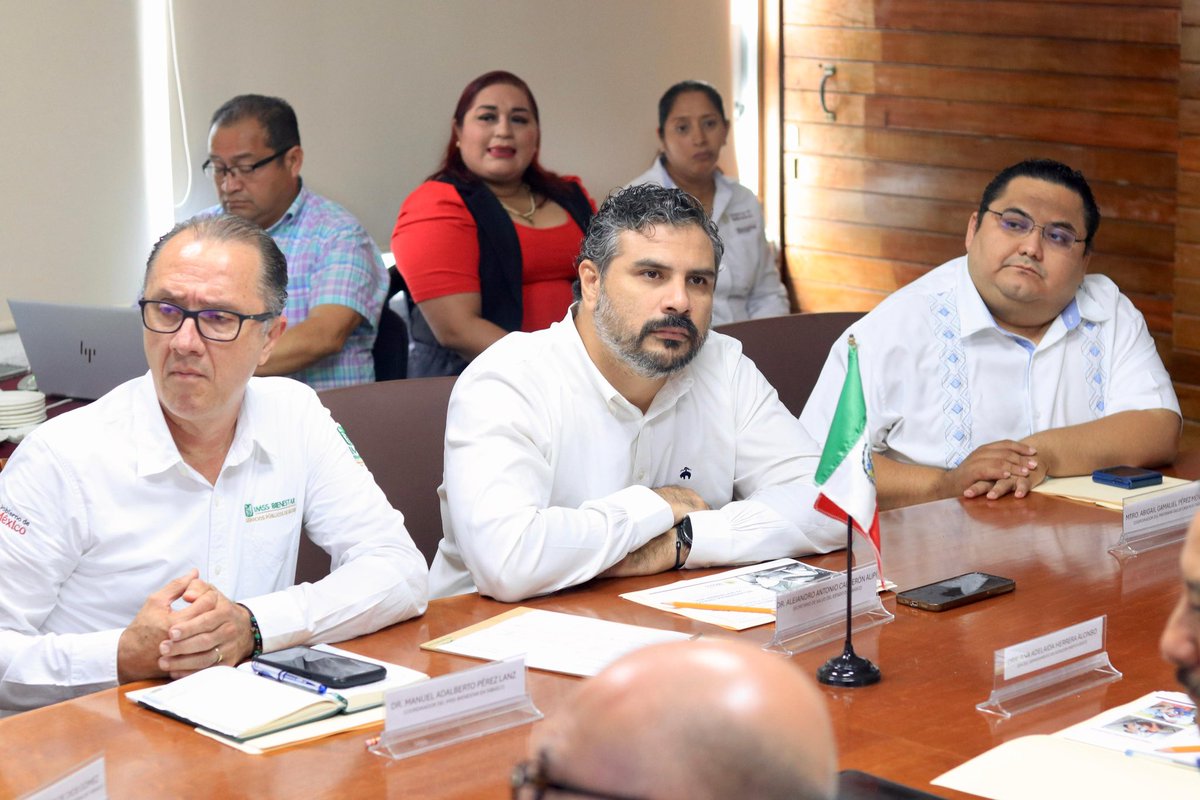 AlipiCalderon's tweet photo. Hoy me reuní en la Mesa Estatal del Programa Salud Casa por Casa; un trabajo conjunto entre el Gobierno de México y el Gobierno de Tabasco, a través de la delegación federal de Bienestar que encabeza Lorena Méndez Denis, la Secretaría de Salud Tabasco, IMSS Bienestar, IMSS, … https://t.co/0uJgFgXptx