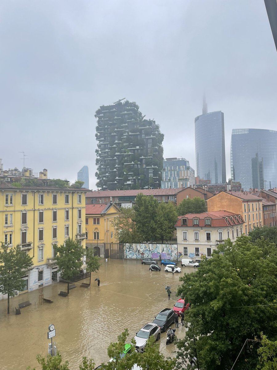 Se Milano avesse il mare, sarebbe una piccola Bari…
Et voilà…