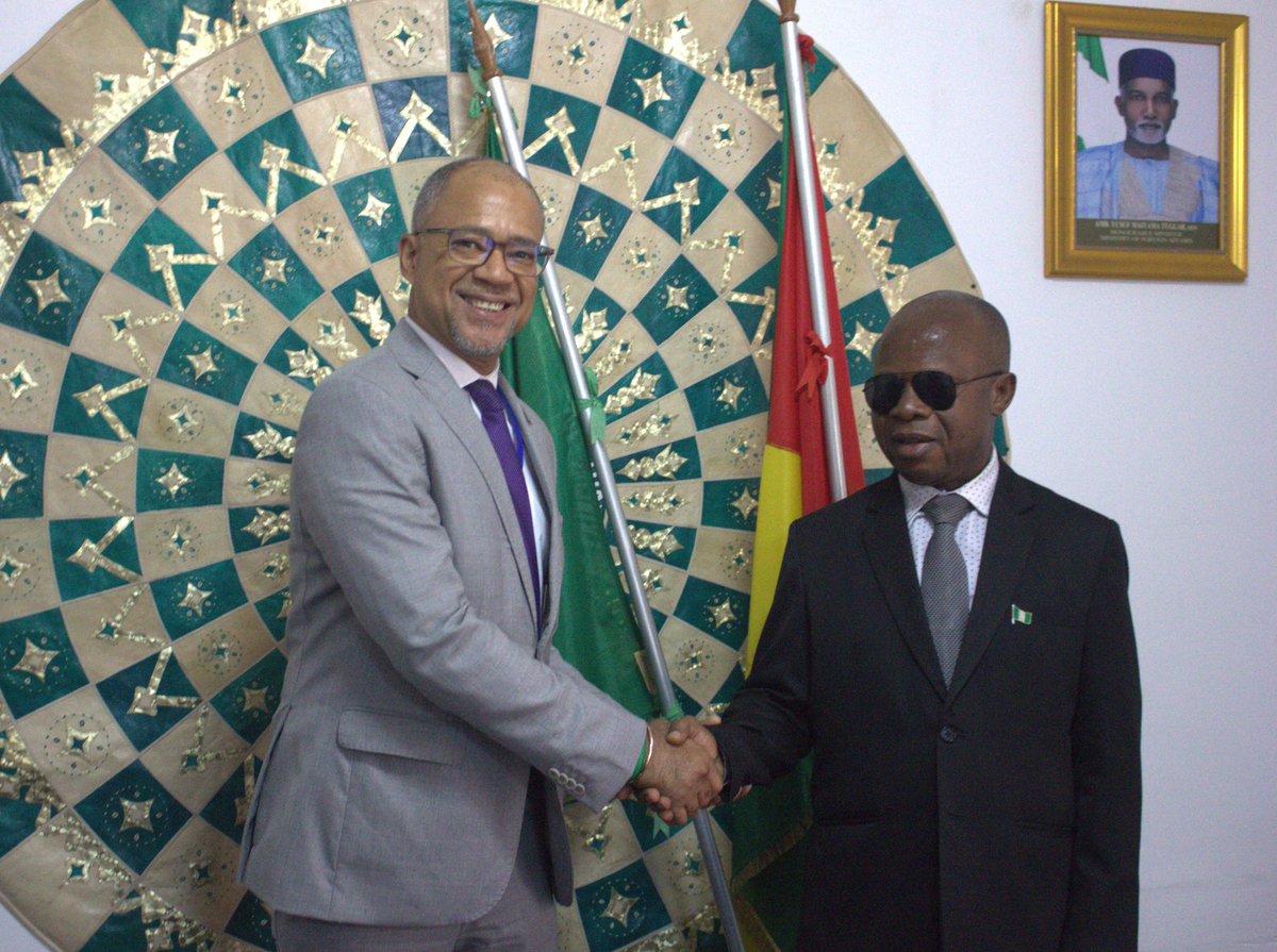 Dans le cadre d’une audience de courtoisie, j’ai rencontré, ce 22 septembre 2025, Son Excellence l’Ambassadeur du Nigéria afin de renforcer notre coopération bilatérale.
#PNUDSTP #Diplomatie
#CoopérationBilatérale #CoopérationSudSud
#PartenariatsPourODD