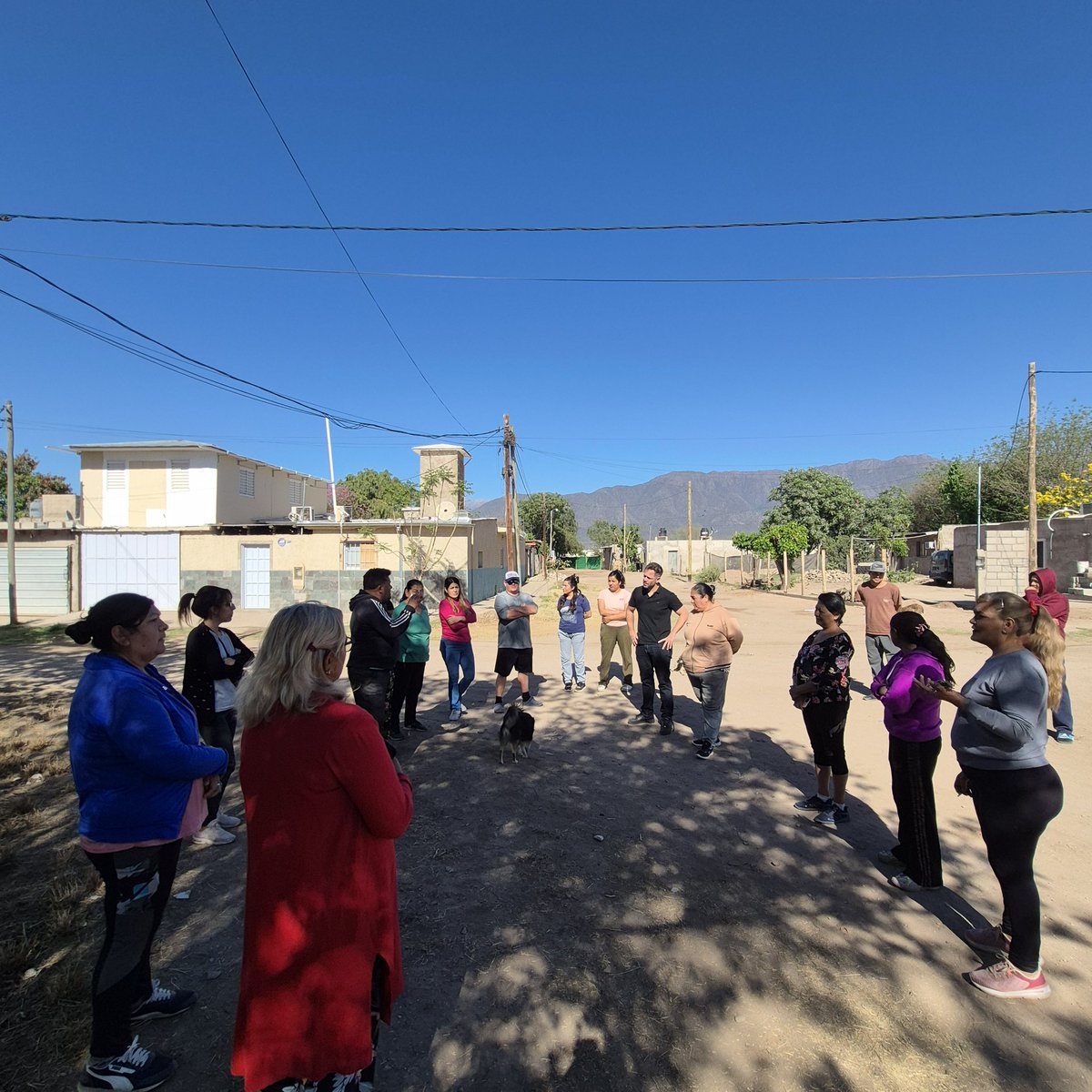 impactorioja's tweet image. 🔴 Trabajo en conjunto con #Edelar Luminarias 💡 

✅ Los Obreros se suma a la lista de decenas de barrios recorridos por @GonzaloBecerraD teniendo en cuenta que la seguridad es clave para garantizar y mejorar el bienestar y calidad de vida de los vecinos